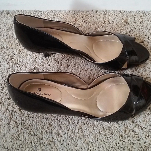 bandolino black pumps